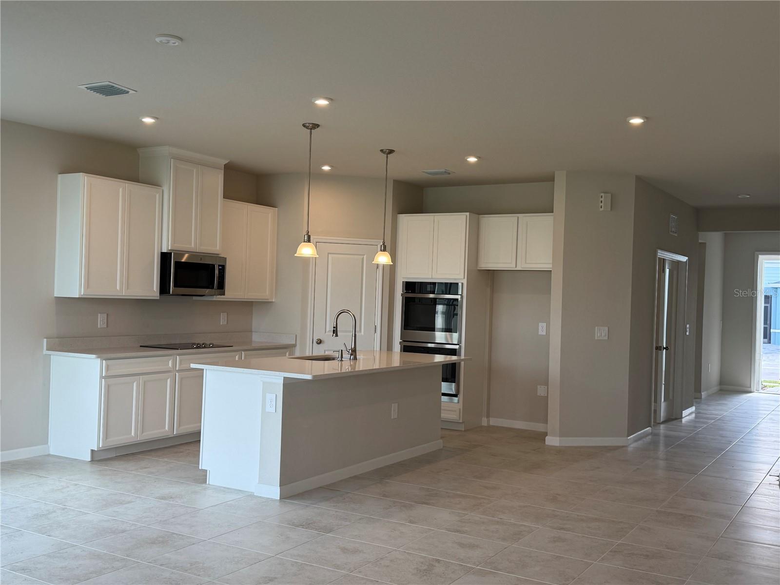 16425 QUEEN PALM Dr PORT CHARLOTTE, FL 33953