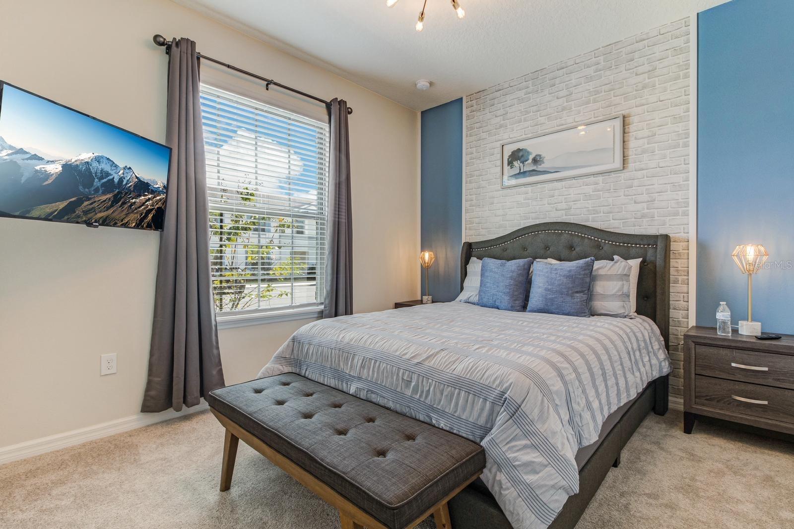 2436 DUBAI St KISSIMMEE, FL 34747