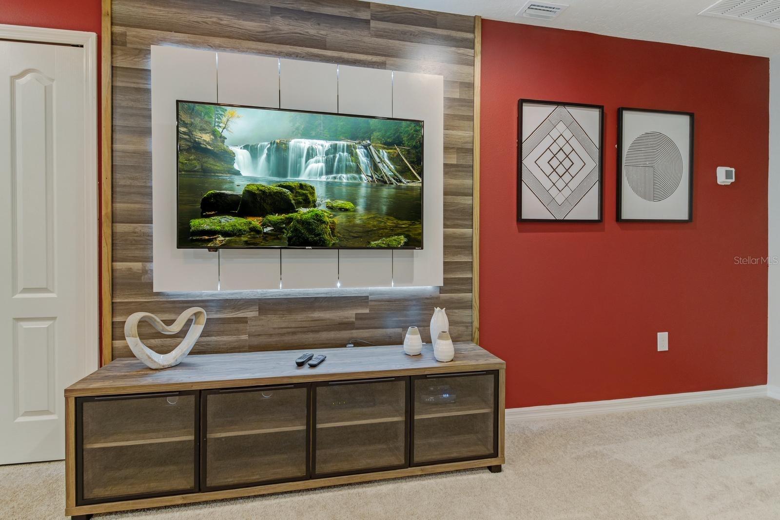 2436 DUBAI St KISSIMMEE, FL 34747