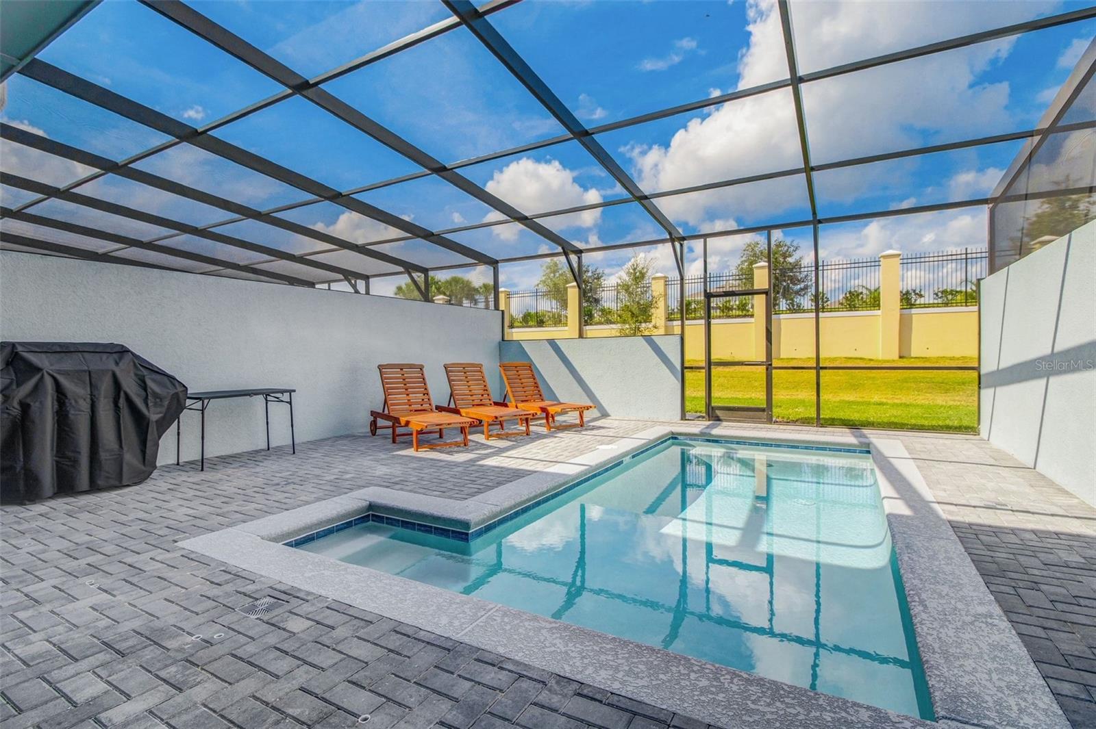 2436 DUBAI St KISSIMMEE, FL 34747