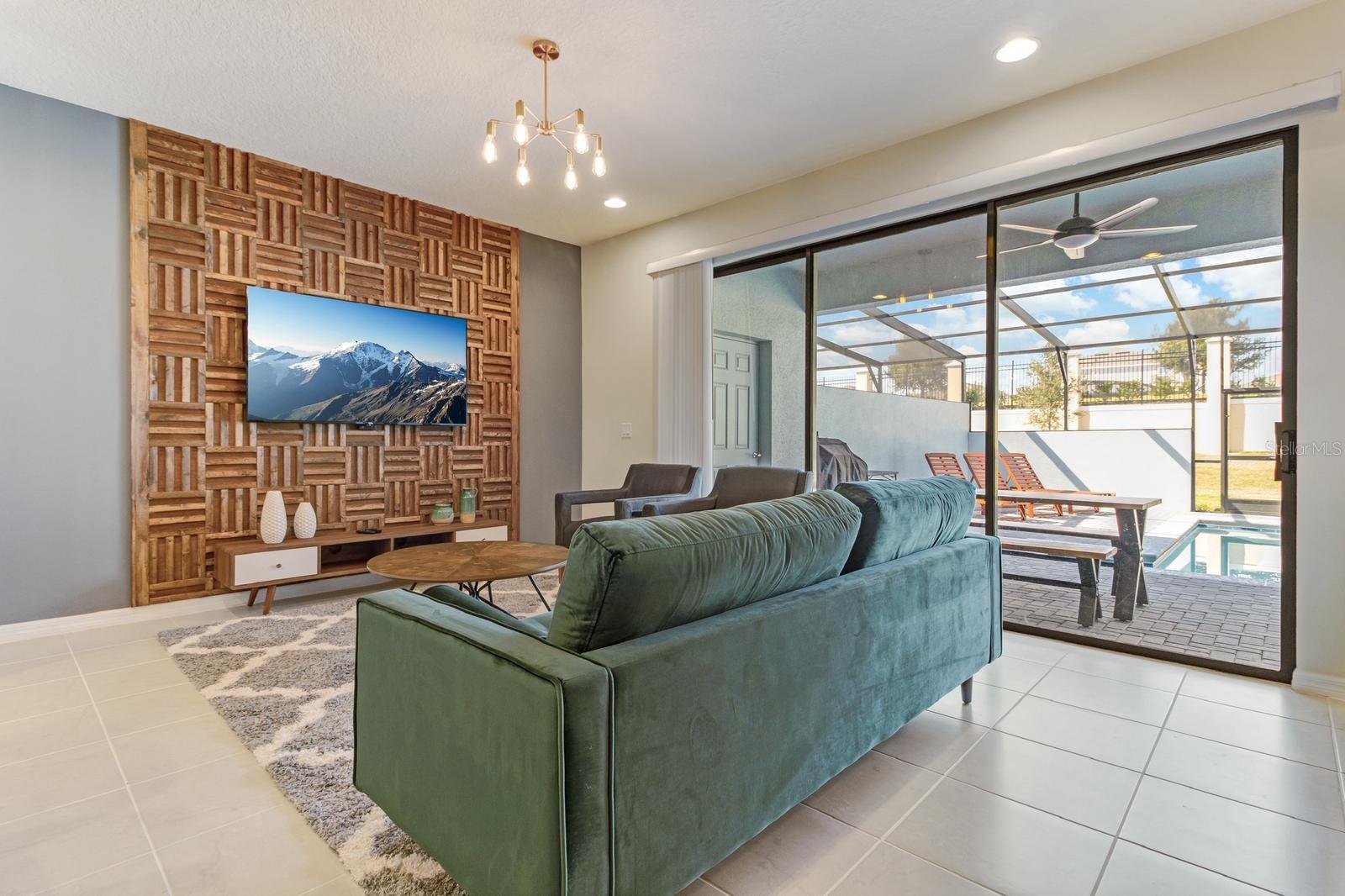 2436 DUBAI St KISSIMMEE, FL 34747