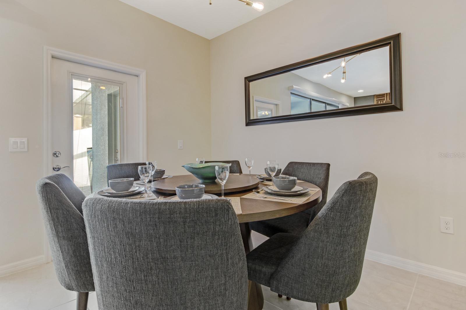 2436 DUBAI St KISSIMMEE, FL 34747