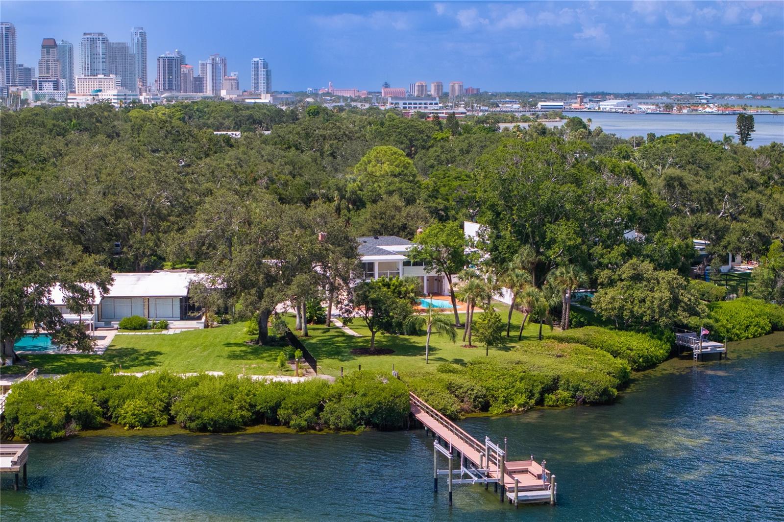 234 DRIFTWOOD Rd ST PETERSBURG, FL 33705