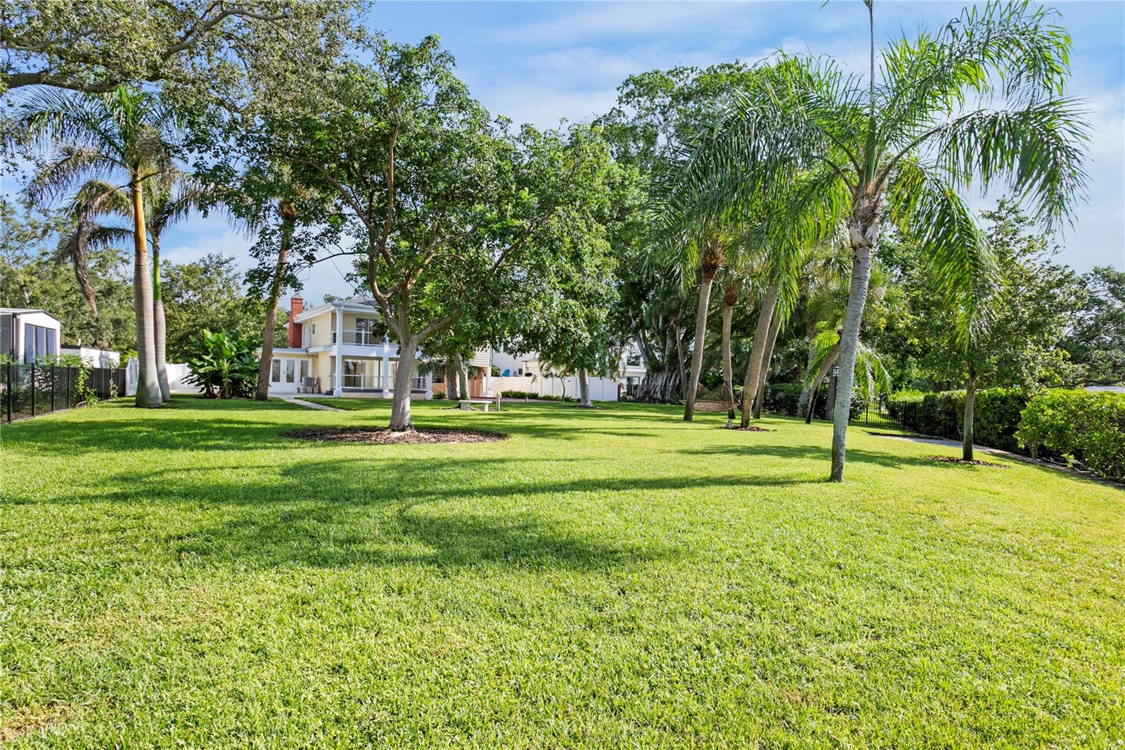 234 DRIFTWOOD Rd ST PETERSBURG, FL 33705