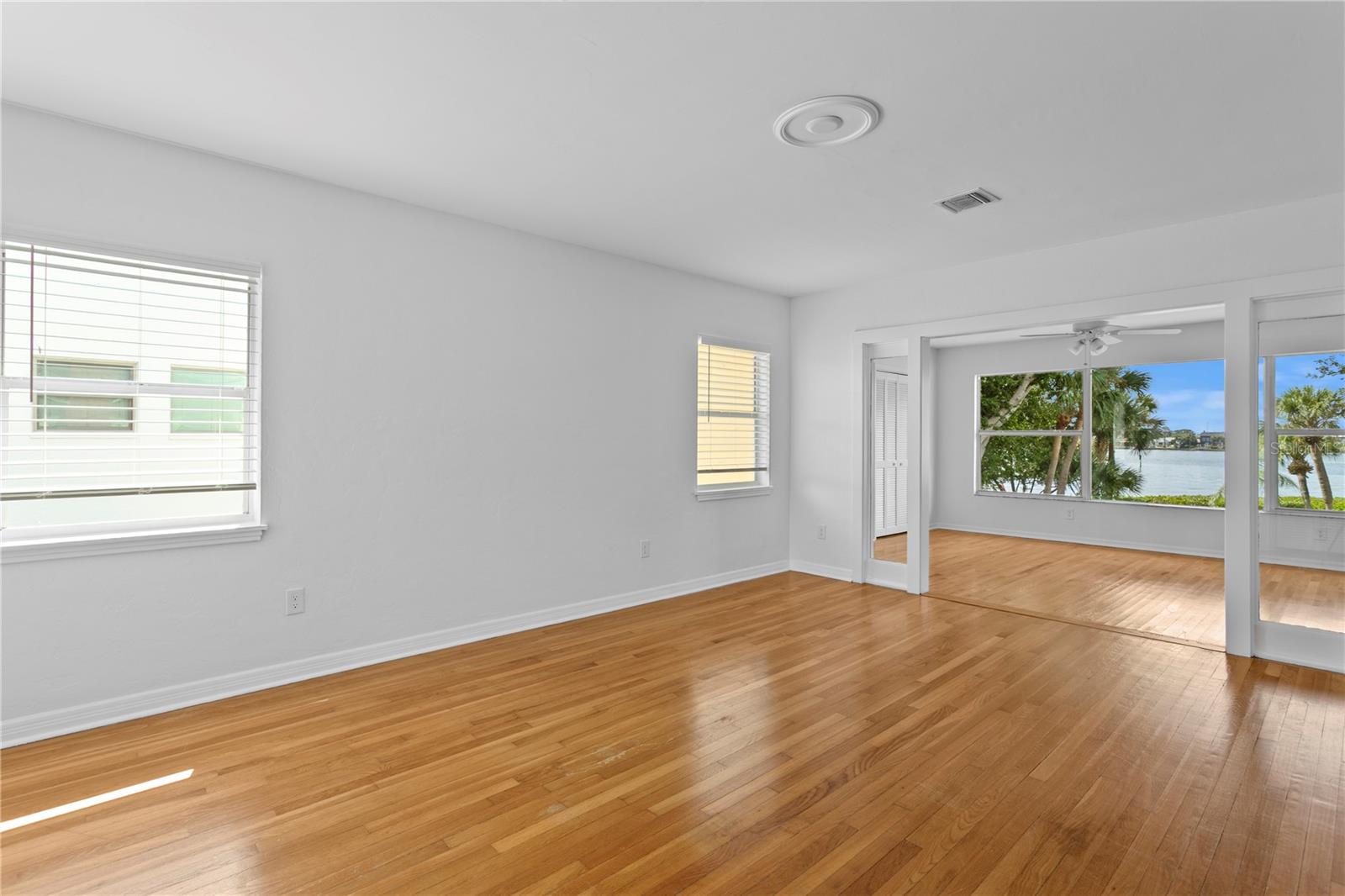 234 DRIFTWOOD Rd ST PETERSBURG, FL 33705