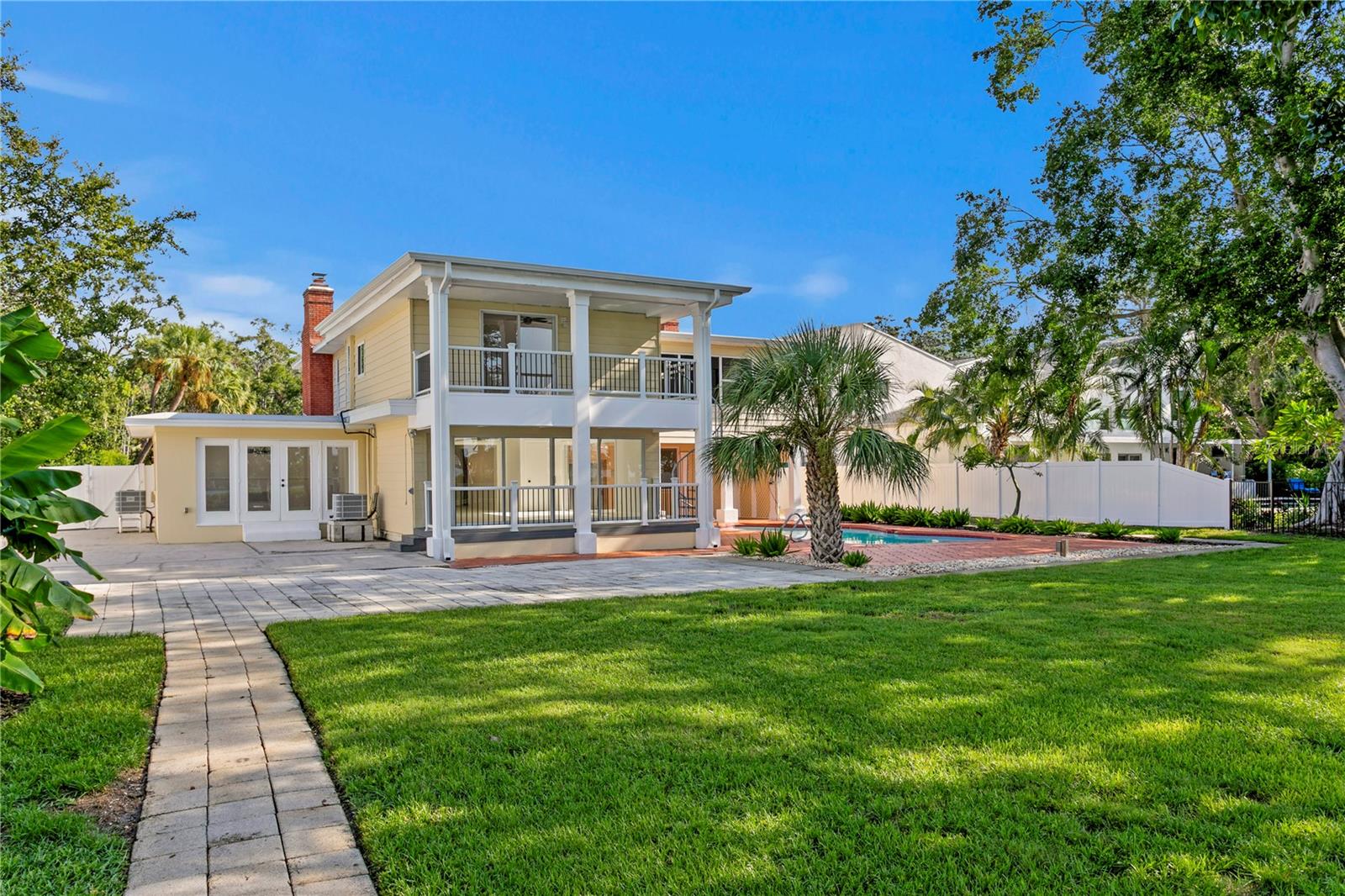 234 DRIFTWOOD Rd ST PETERSBURG, FL 33705