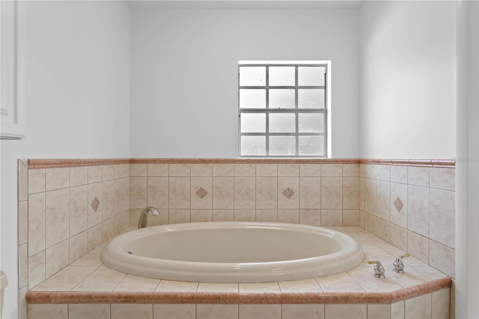 234 DRIFTWOOD Rd ST PETERSBURG, FL 33705