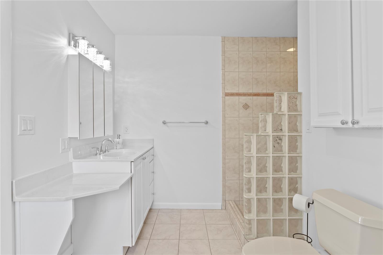 234 DRIFTWOOD Rd ST PETERSBURG, FL 33705