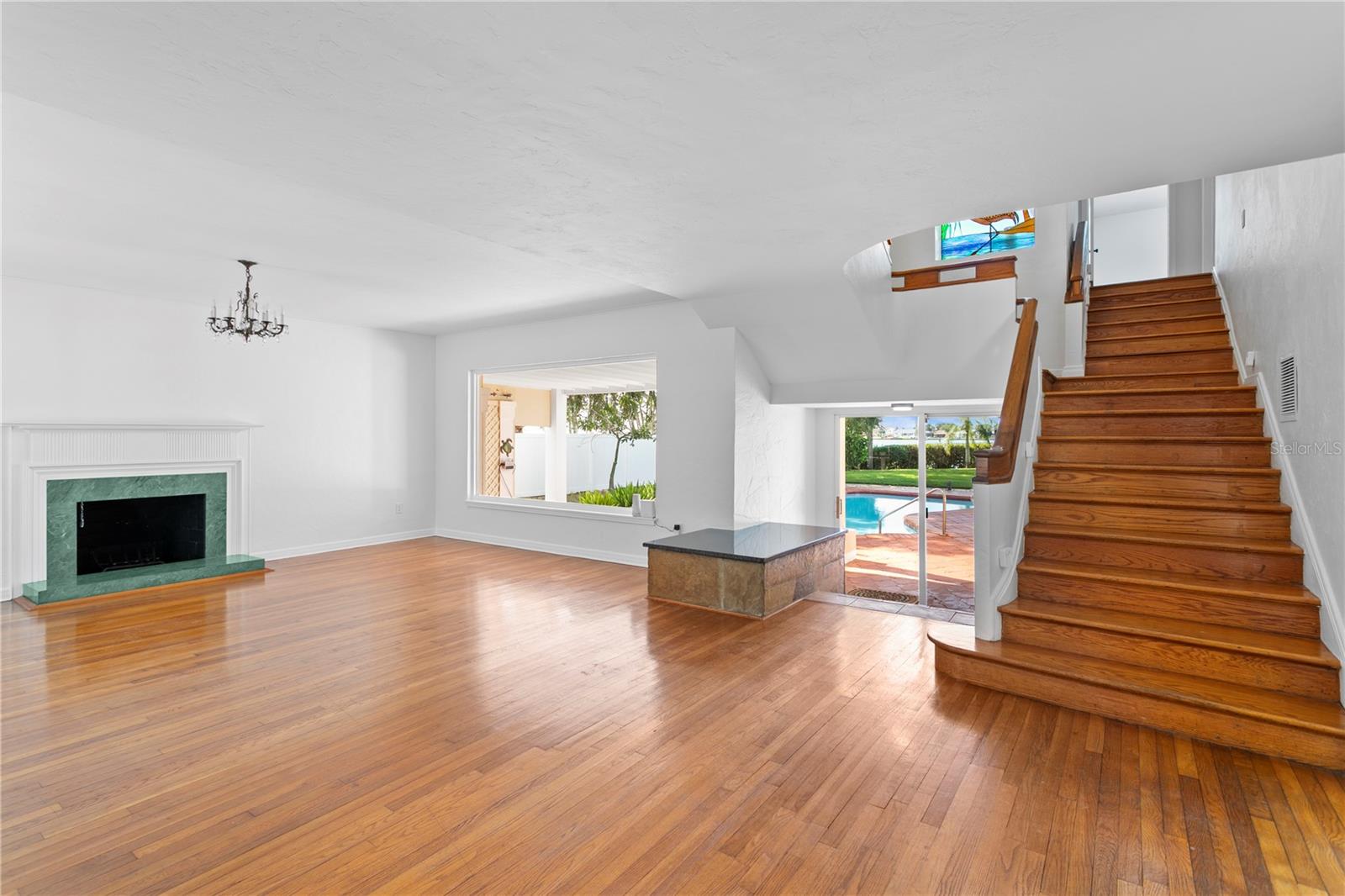 234 DRIFTWOOD Rd ST PETERSBURG, FL 33705