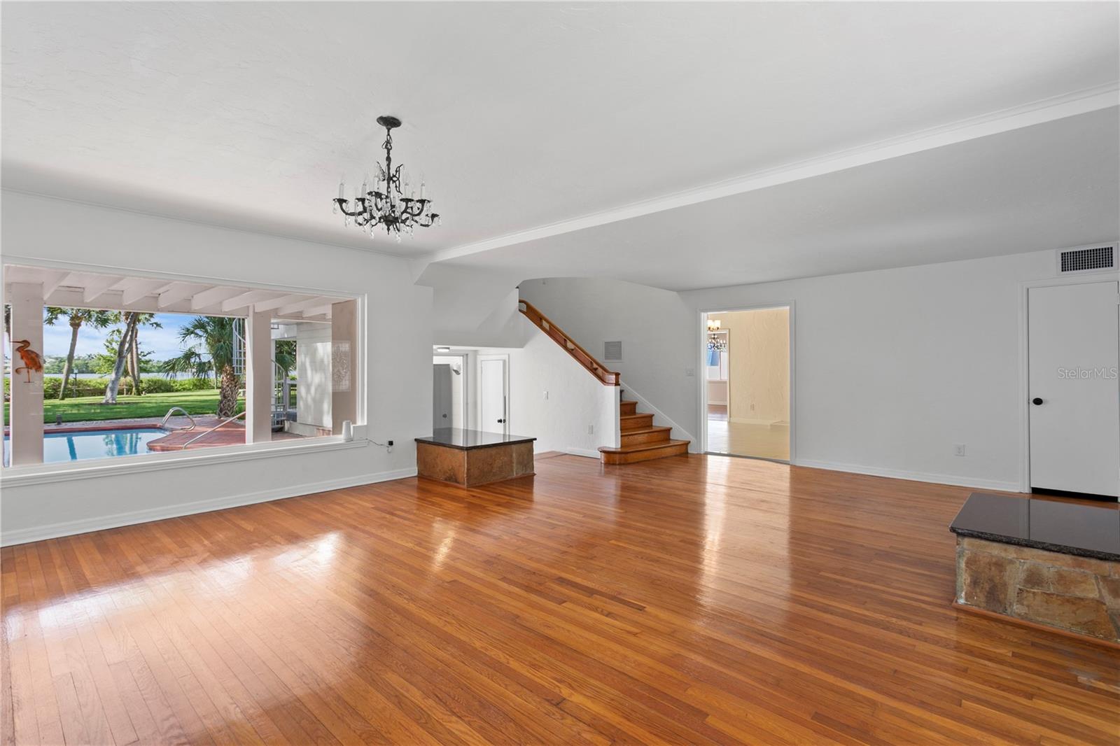 234 DRIFTWOOD Rd ST PETERSBURG, FL 33705