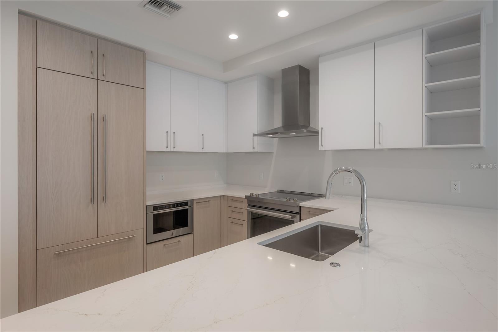 275 1ST Ave #1504 ST PETERSBURG, FL 33701