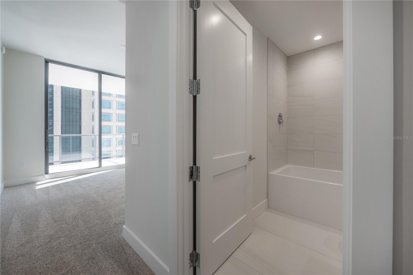 275 1ST Ave #1504 ST PETERSBURG, FL 33701