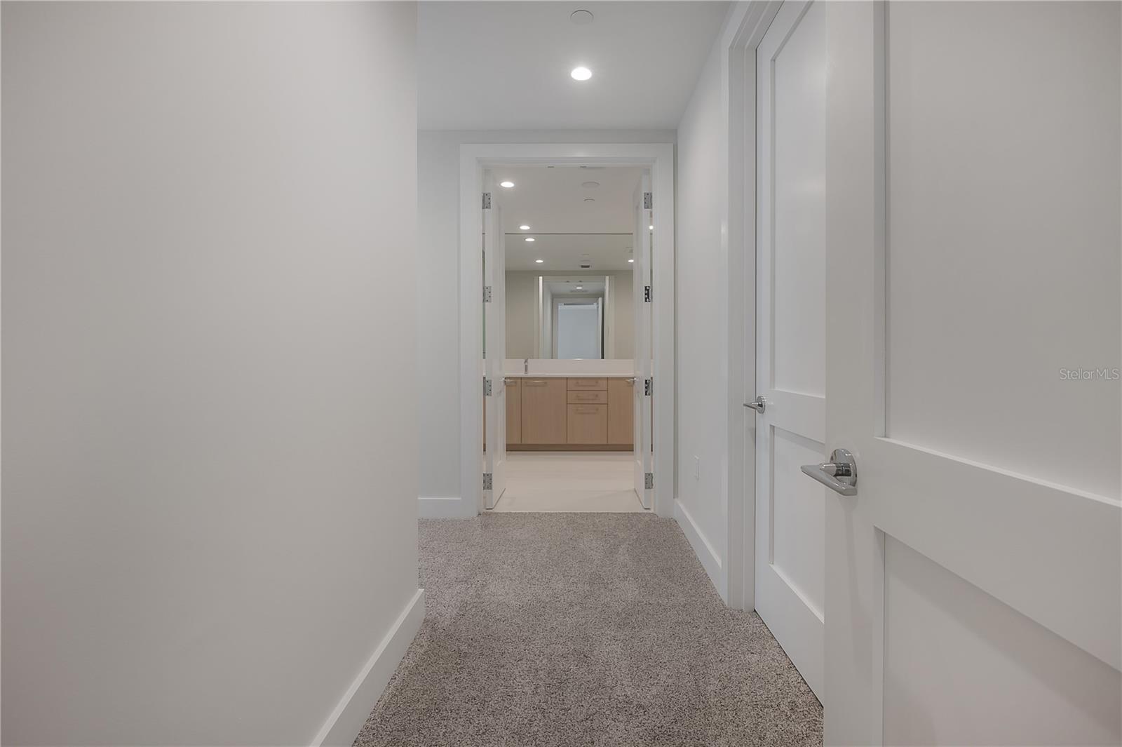 275 1ST Ave #1504 ST PETERSBURG, FL 33701