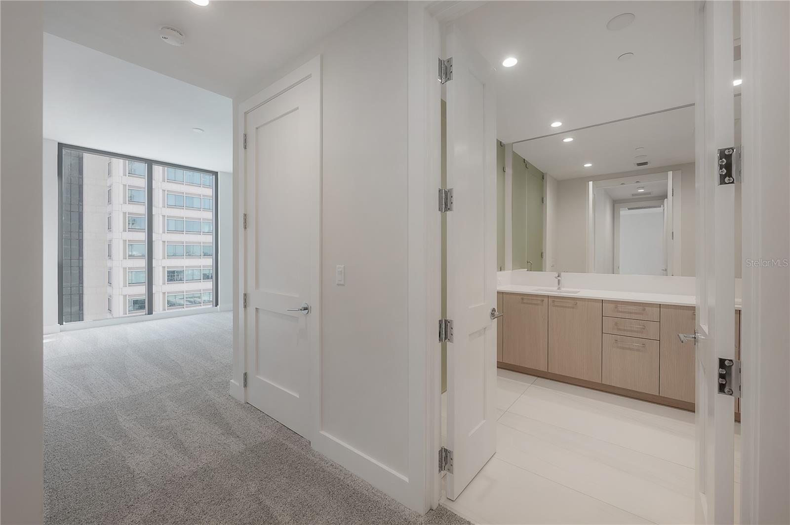 275 1ST Ave #1504 ST PETERSBURG, FL 33701