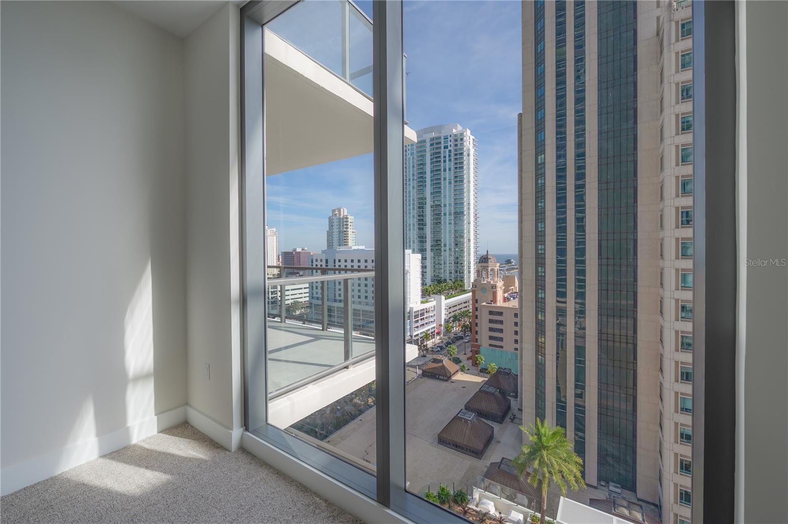 275 1ST Ave #1504 ST PETERSBURG, FL 33701