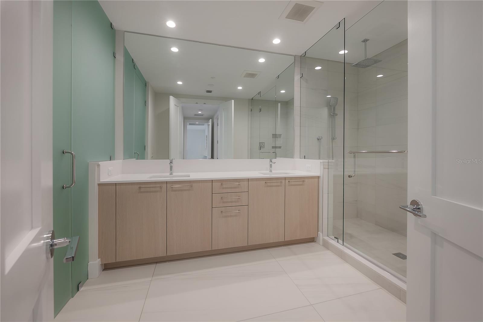 275 1ST Ave #1504 ST PETERSBURG, FL 33701