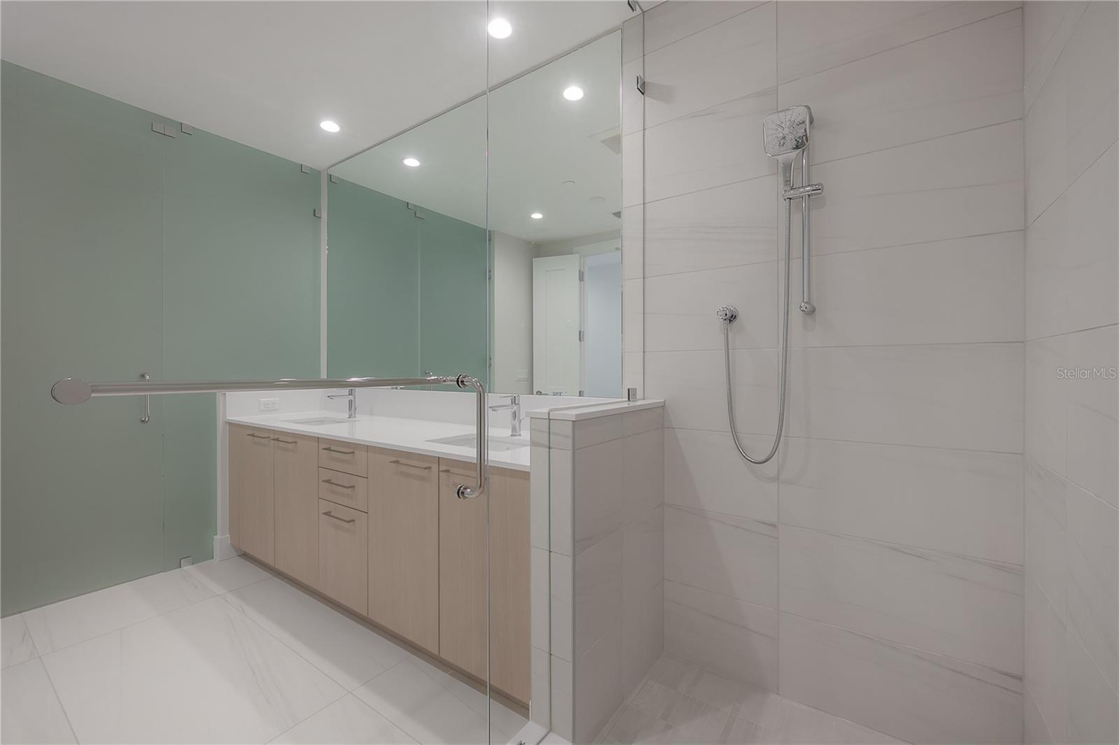 275 1ST Ave #1504 ST PETERSBURG, FL 33701