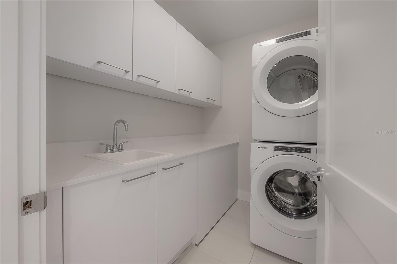 275 1ST Ave #1504 ST PETERSBURG, FL 33701