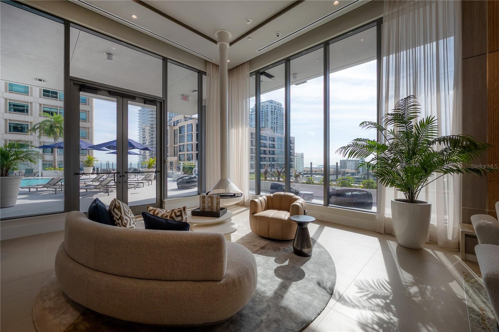 275 1ST Ave #1504 ST PETERSBURG, FL 33701