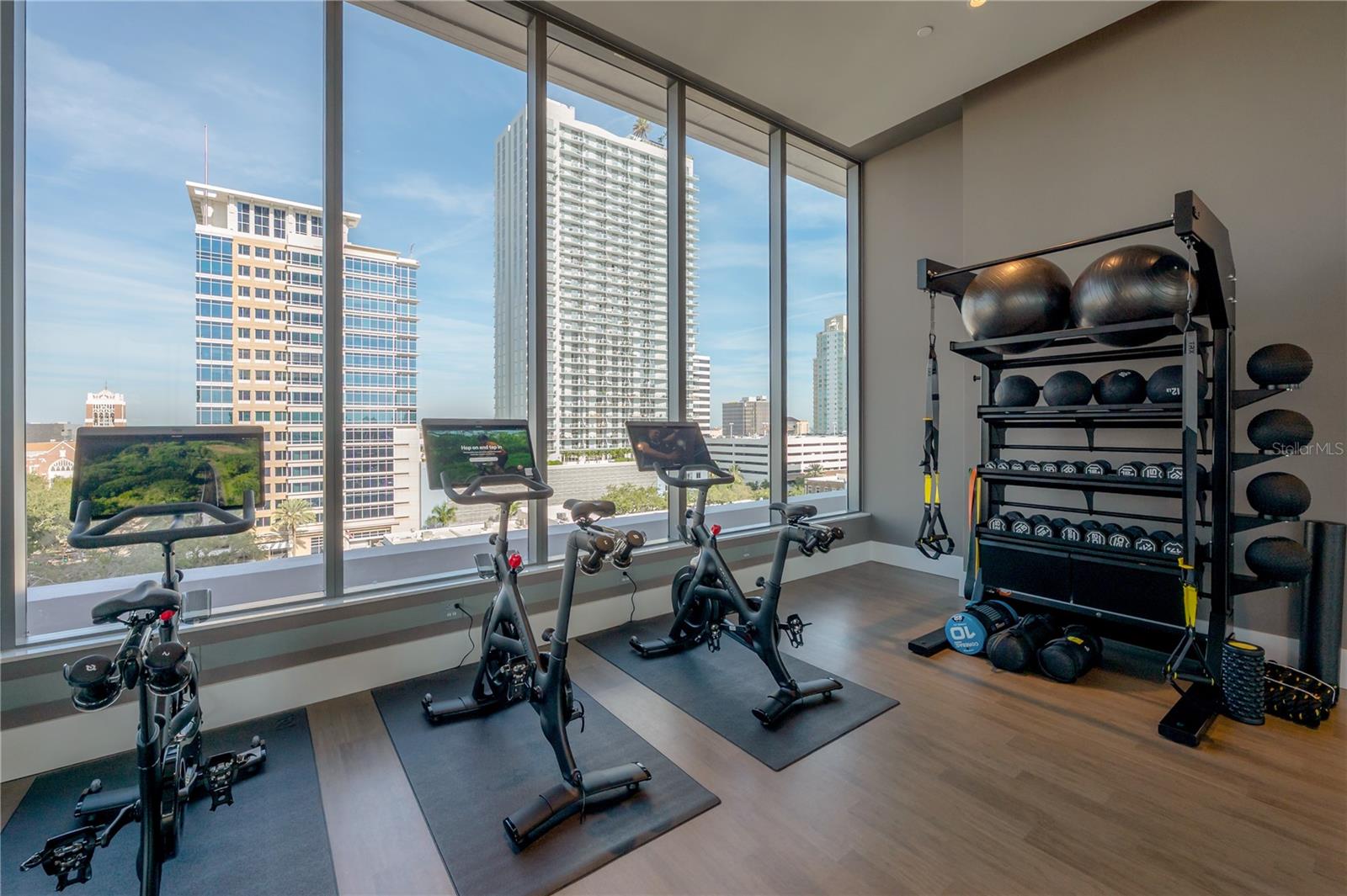 275 1ST Ave #1504 ST PETERSBURG, FL 33701