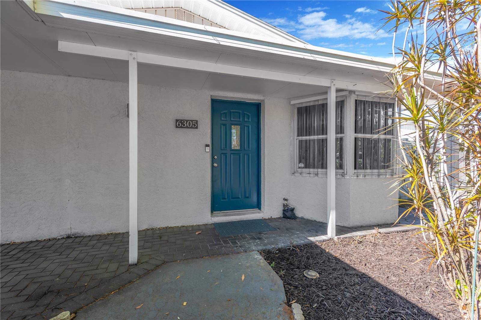 6305 S SELBOURNE Ave TAMPA, FL 33611