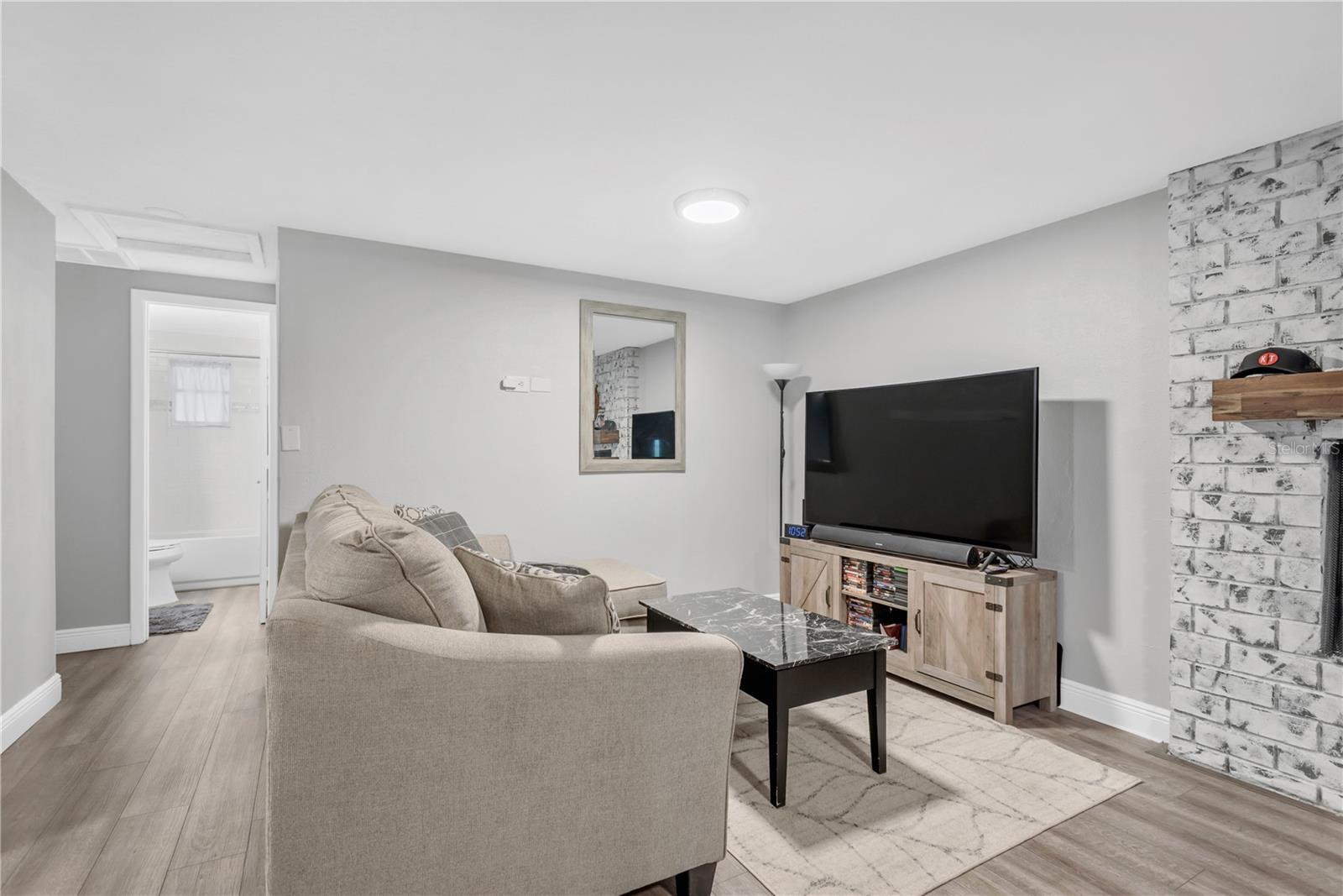 6305 S SELBOURNE Ave TAMPA, FL 33611