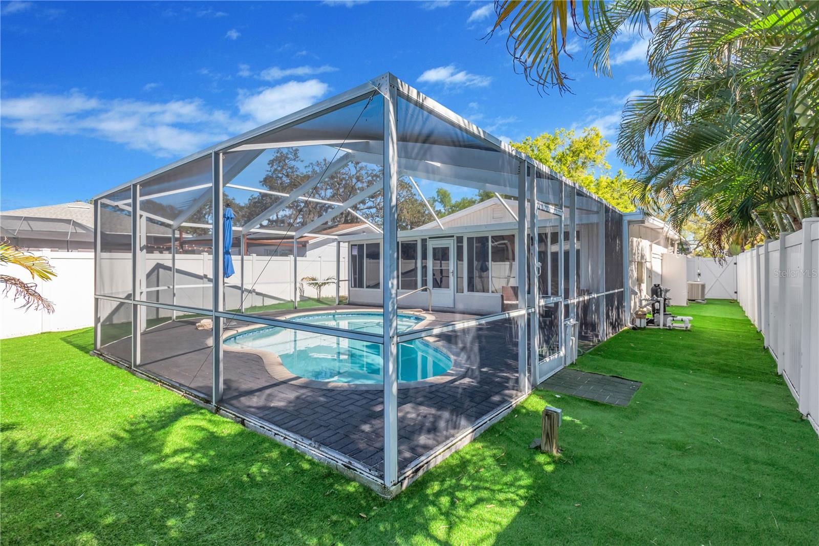 6305 S SELBOURNE Ave TAMPA, FL 33611