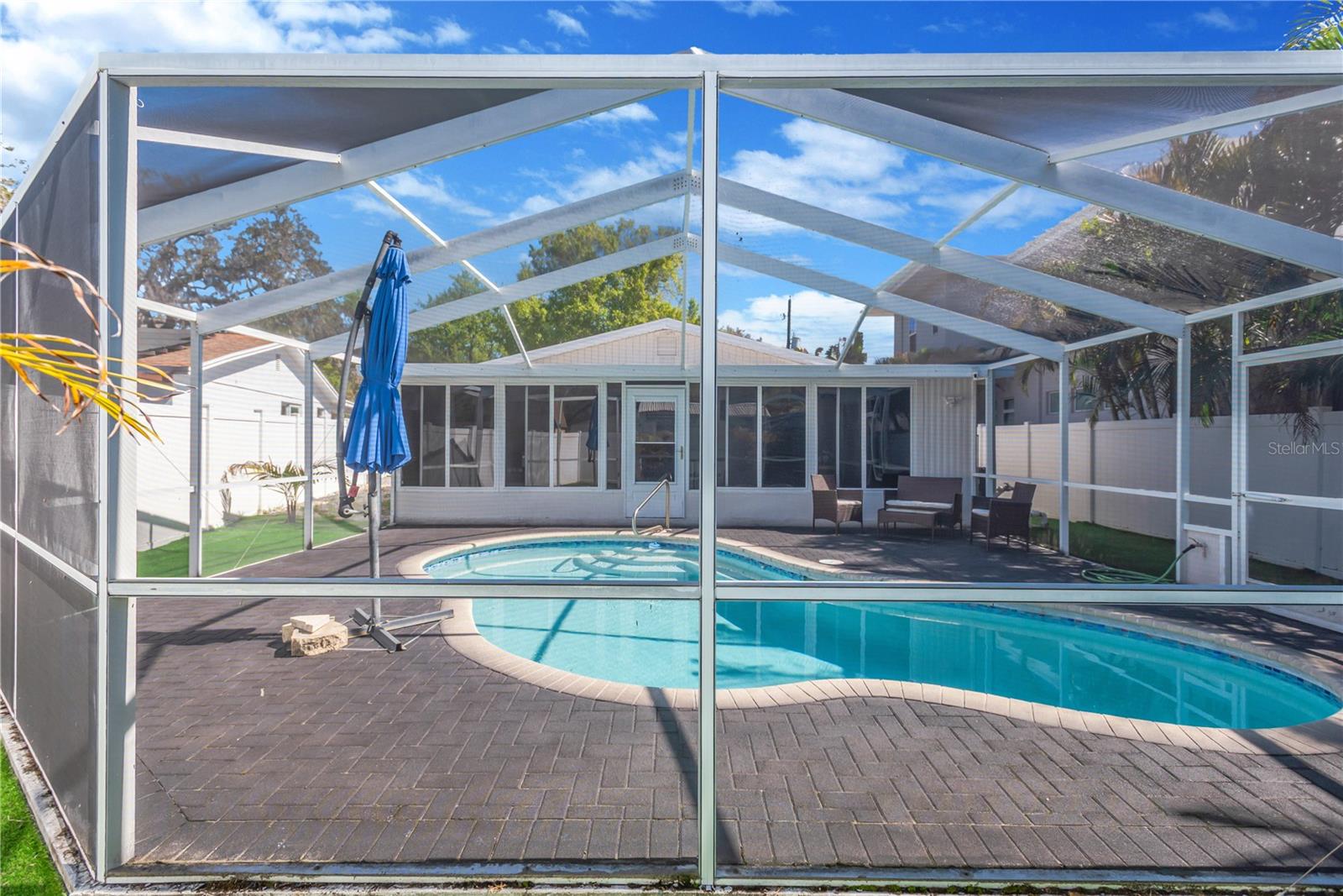 6305 S SELBOURNE Ave TAMPA, FL 33611