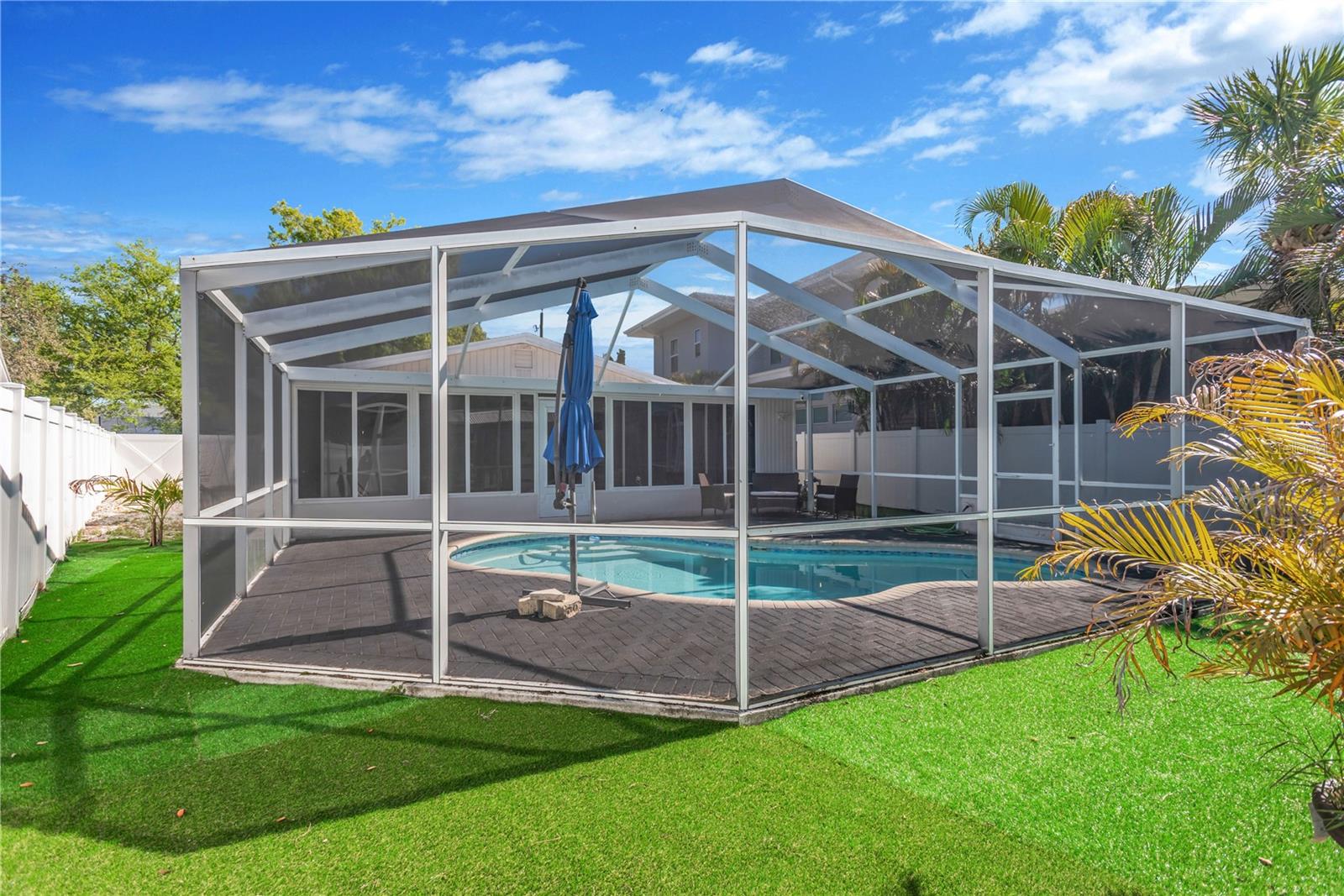 6305 S SELBOURNE Ave TAMPA, FL 33611