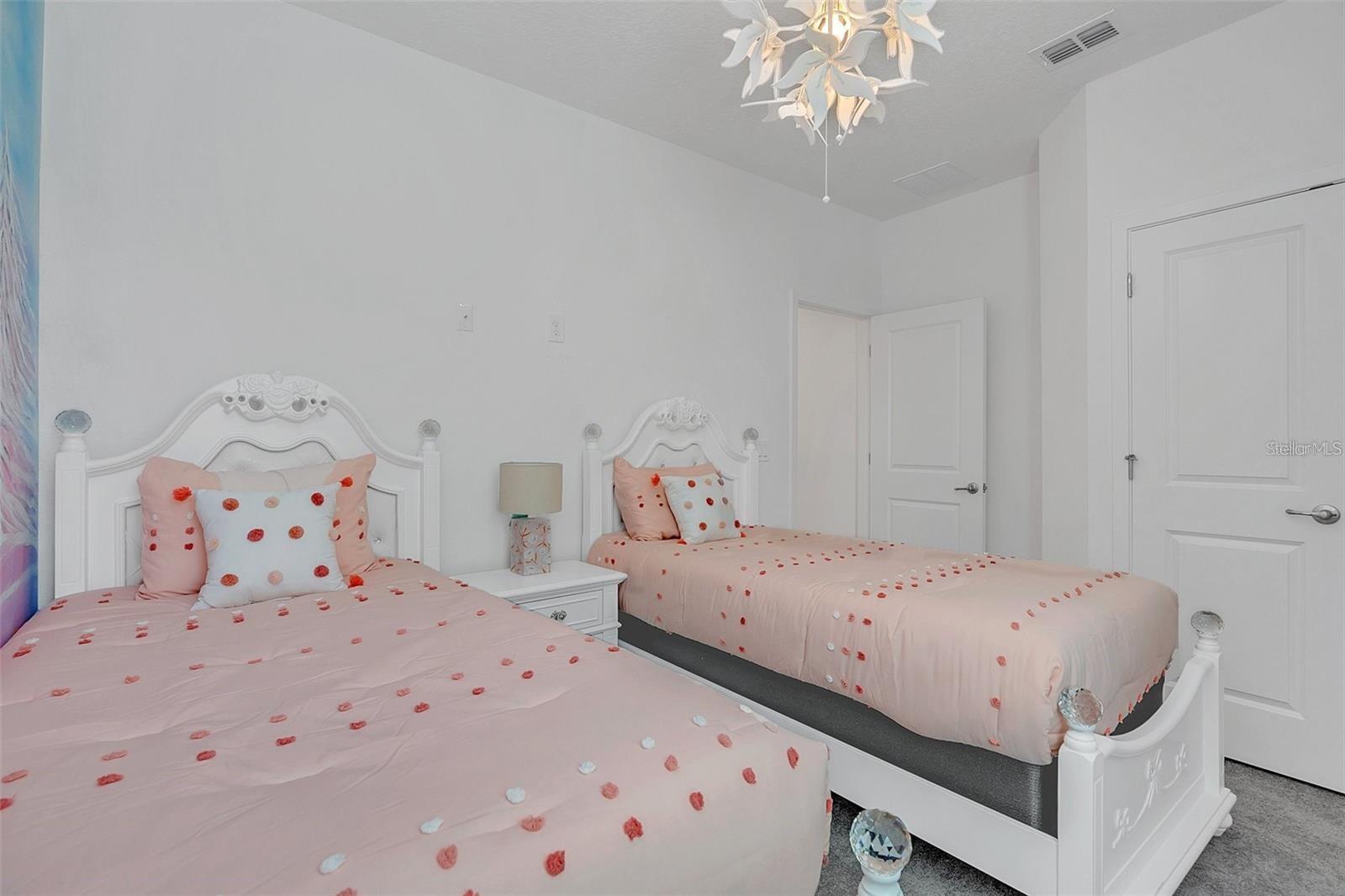 2547 SHANTI Dr KISSIMMEE, FL 34746