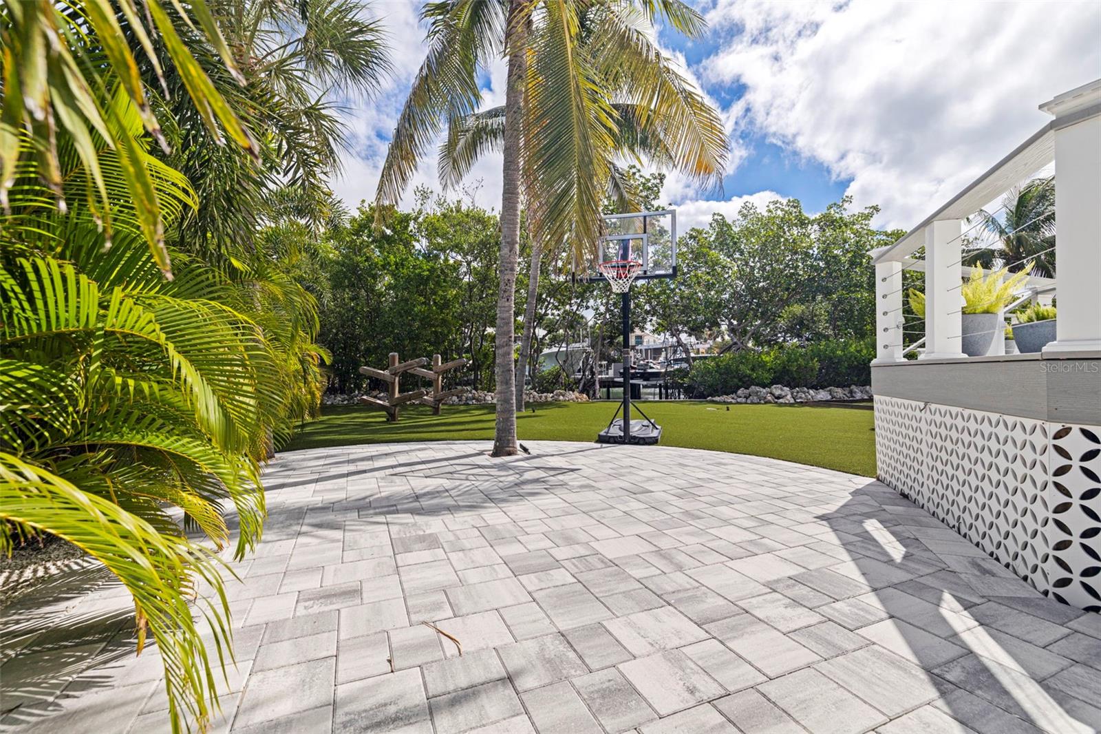 6152 52ND St ST PETERSBURG, FL 33715