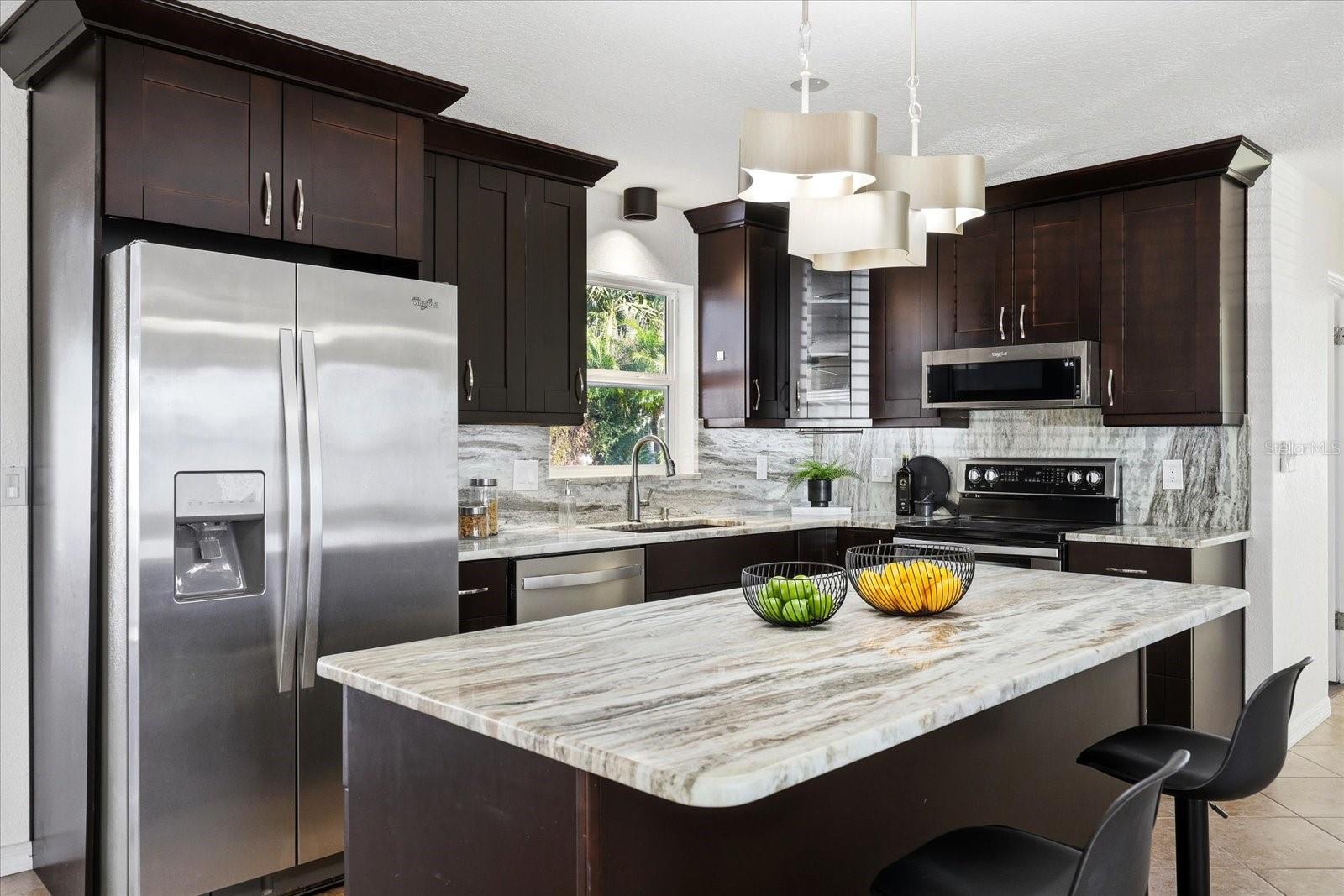 2461 61ST Ln ST PETERSBURG, FL 33710