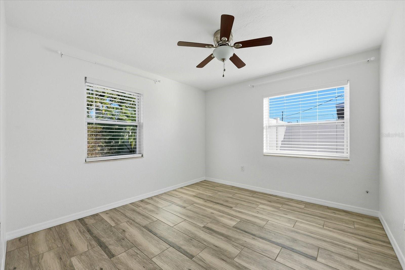 2461 61ST Ln ST PETERSBURG, FL 33710