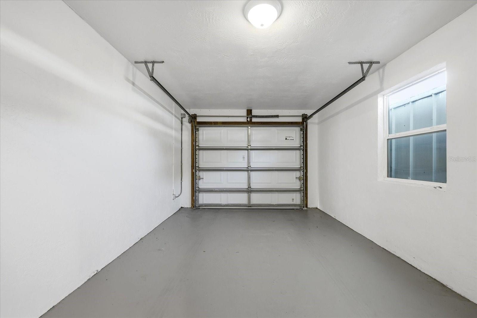 2461 61ST Ln ST PETERSBURG, FL 33710