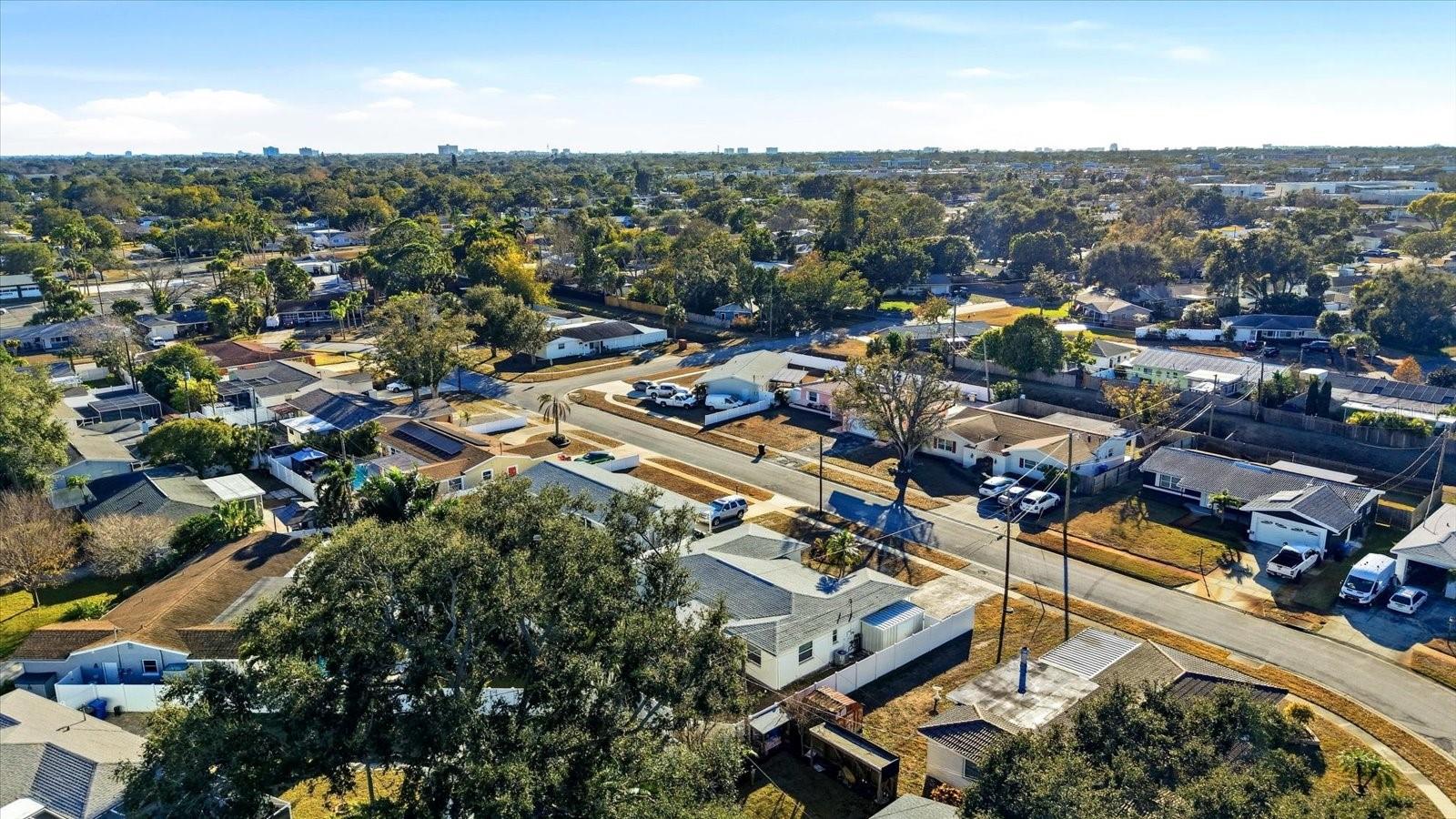 2461 61ST Ln ST PETERSBURG, FL 33710