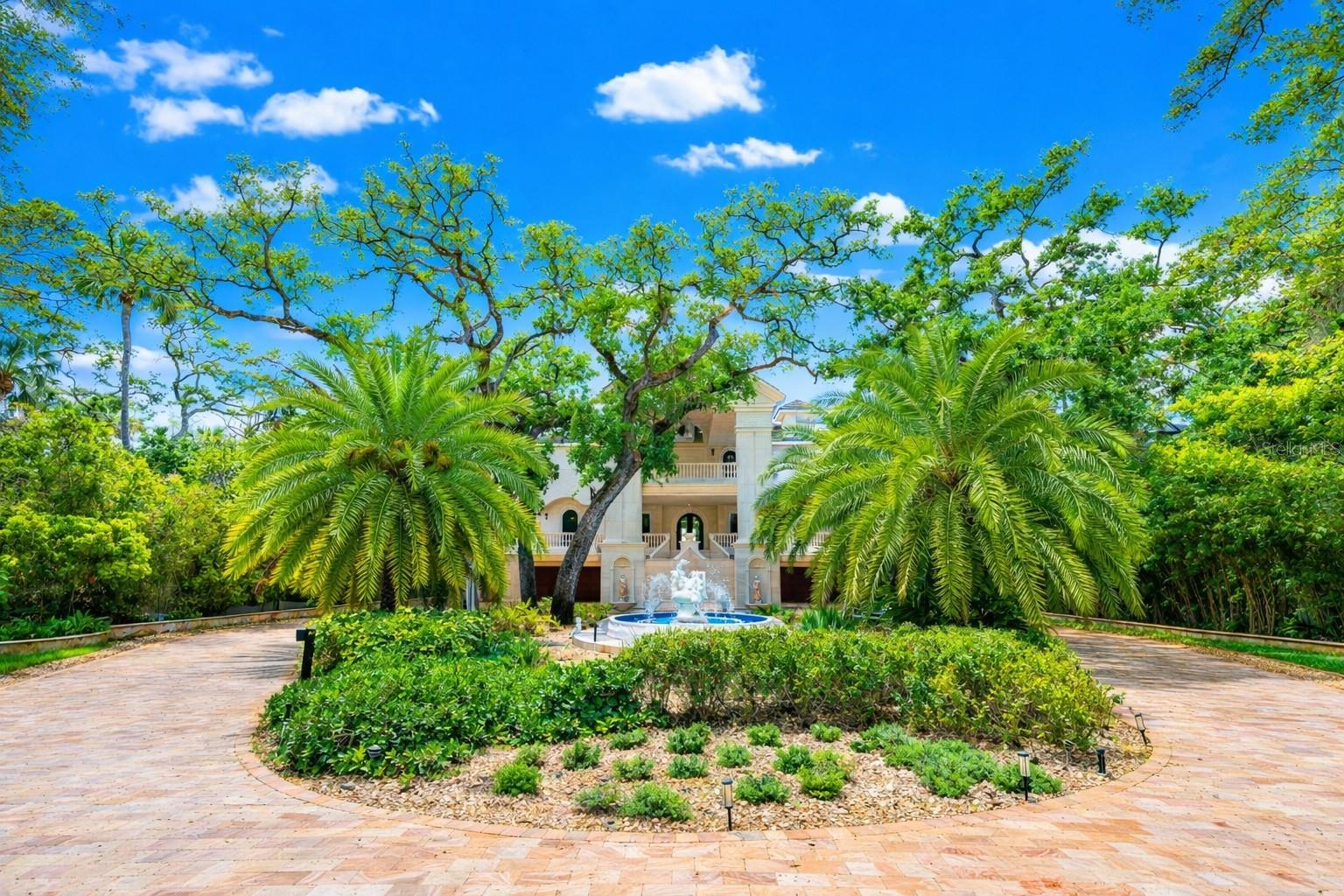 2000 Park St ST PETERSBURG, FL 33710