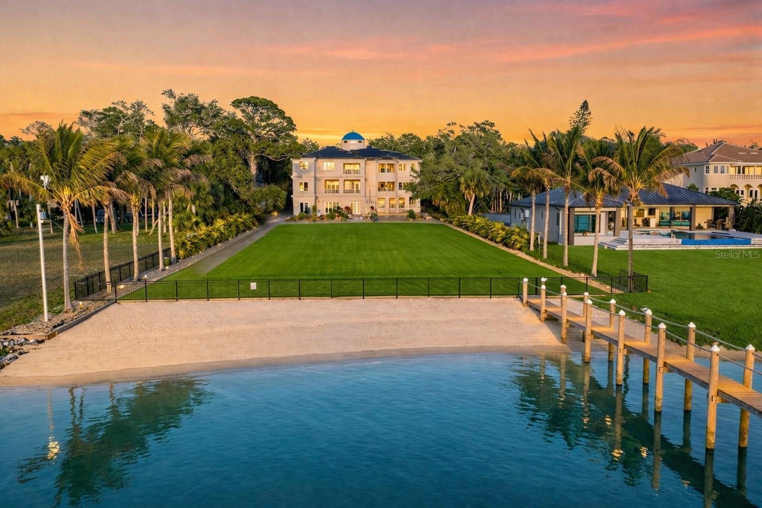 2000 Park St ST PETERSBURG, FL 33710