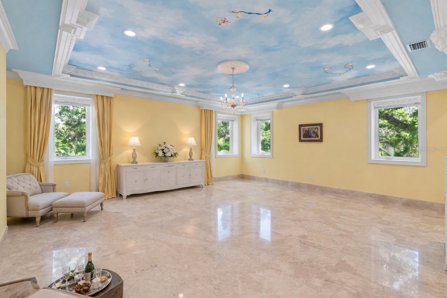 2000 Park St ST PETERSBURG, FL 33710