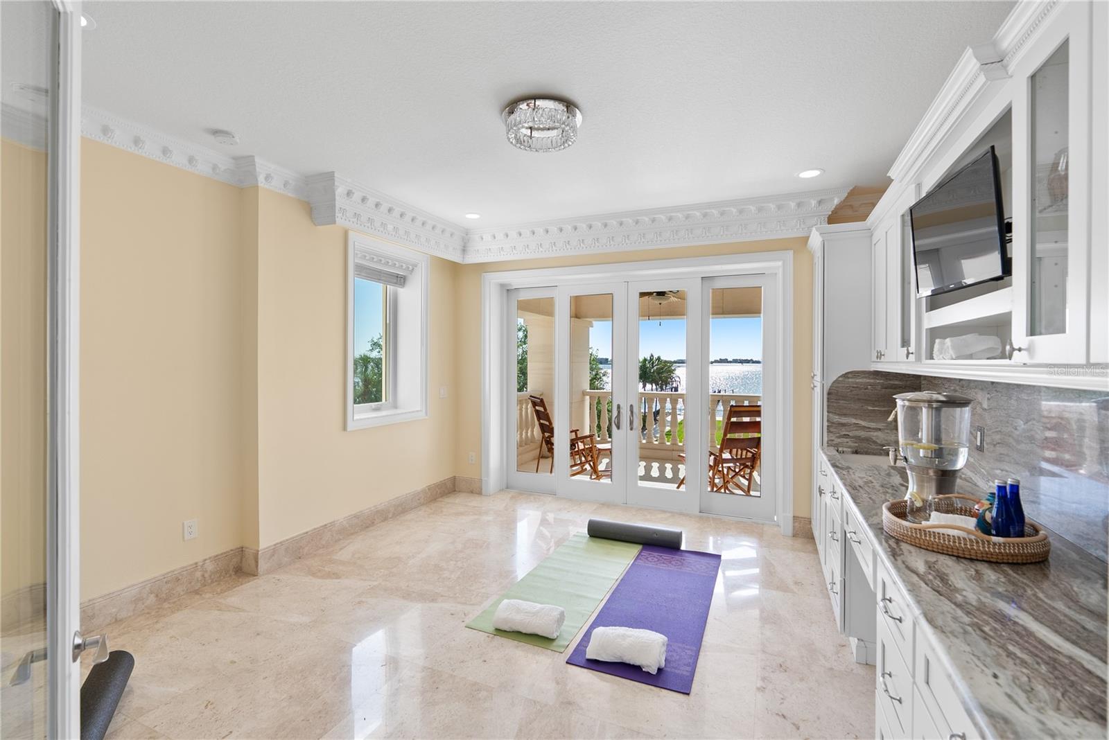 2000 Park St ST PETERSBURG, FL 33710