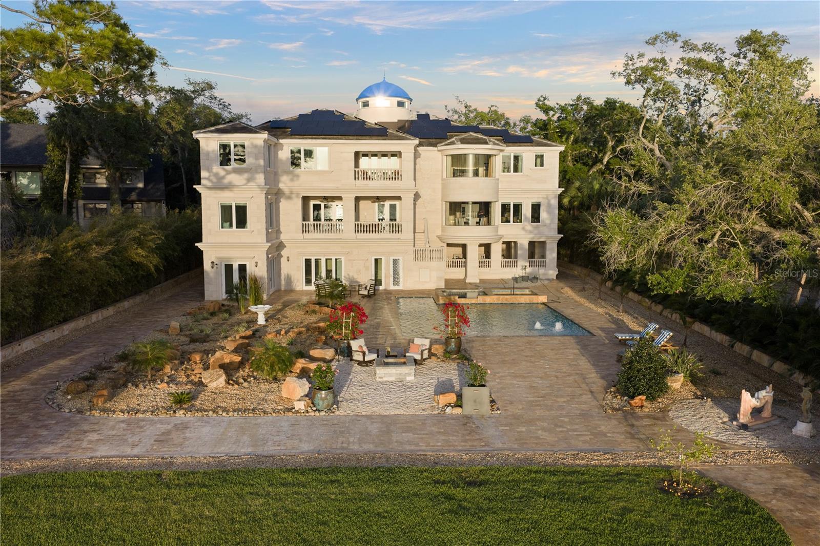 2000 Park St ST PETERSBURG, FL 33710