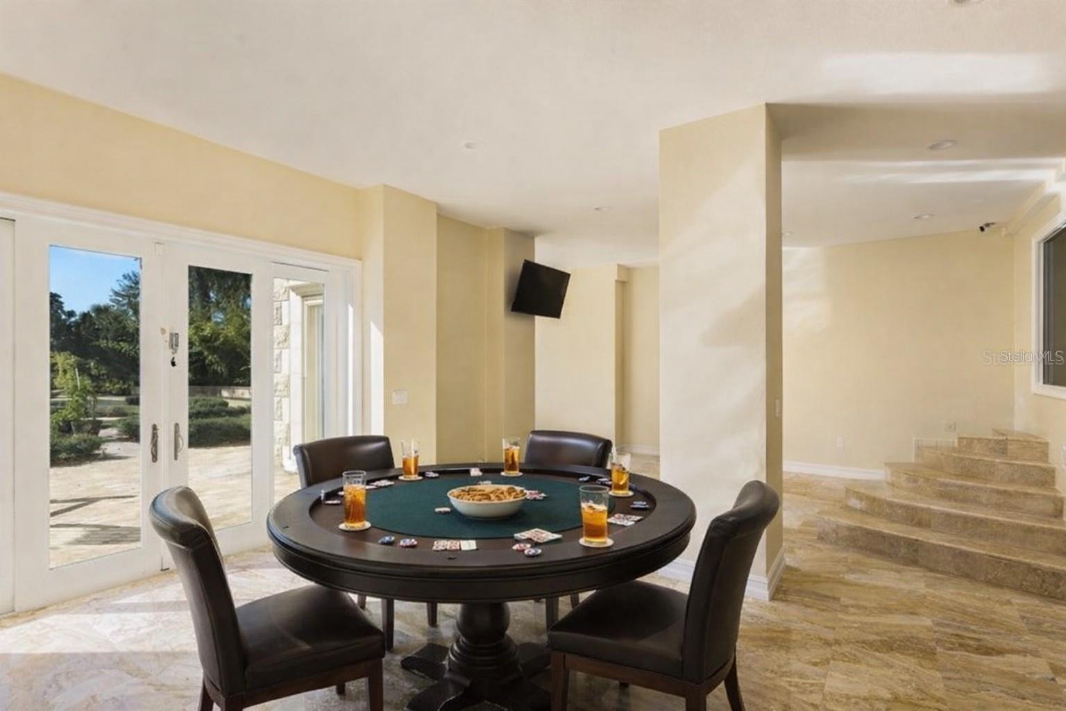 2000 Park St ST PETERSBURG, FL 33710