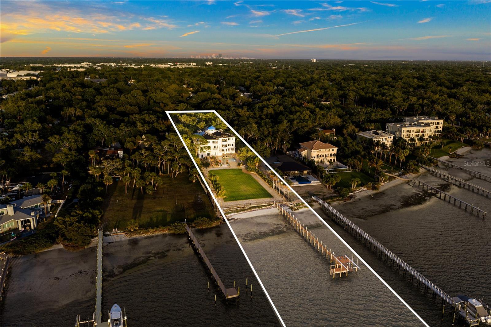 2000 Park St ST PETERSBURG, FL 33710