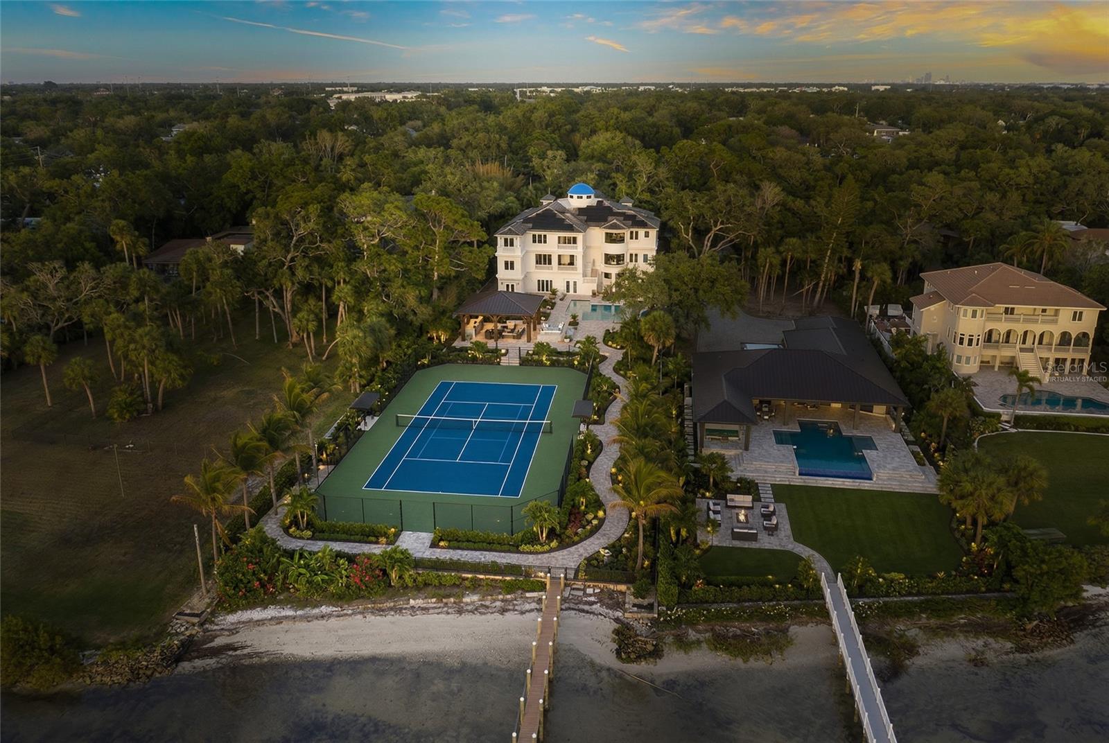 2000 Park St ST PETERSBURG, FL 33710