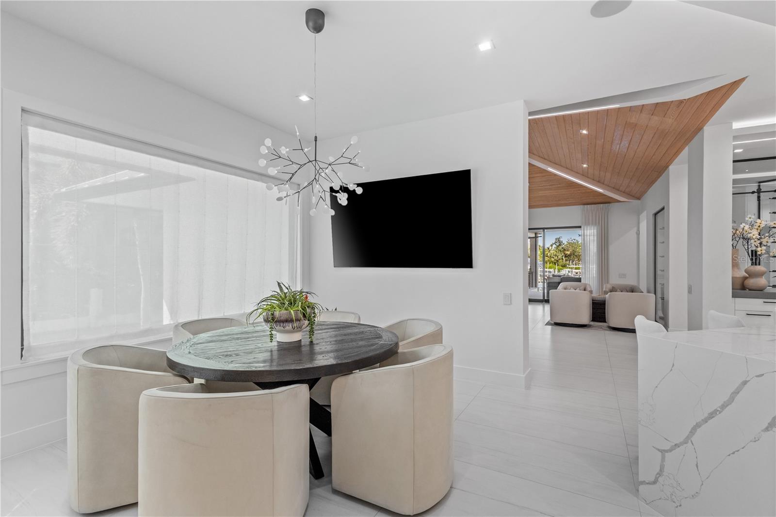 1808 FLOWER Dr SARASOTA, FL 34239