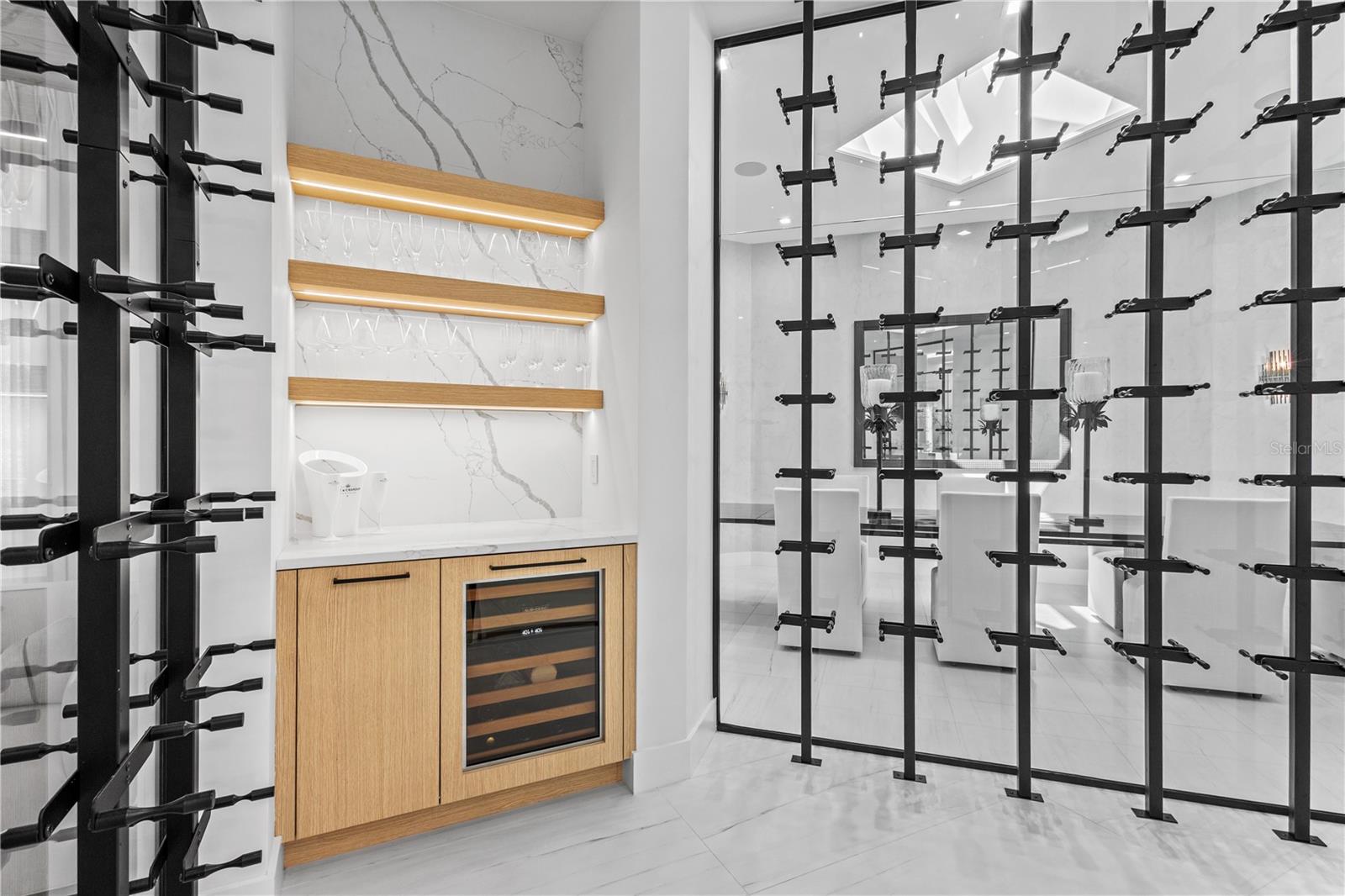 1808 FLOWER Dr SARASOTA, FL 34239