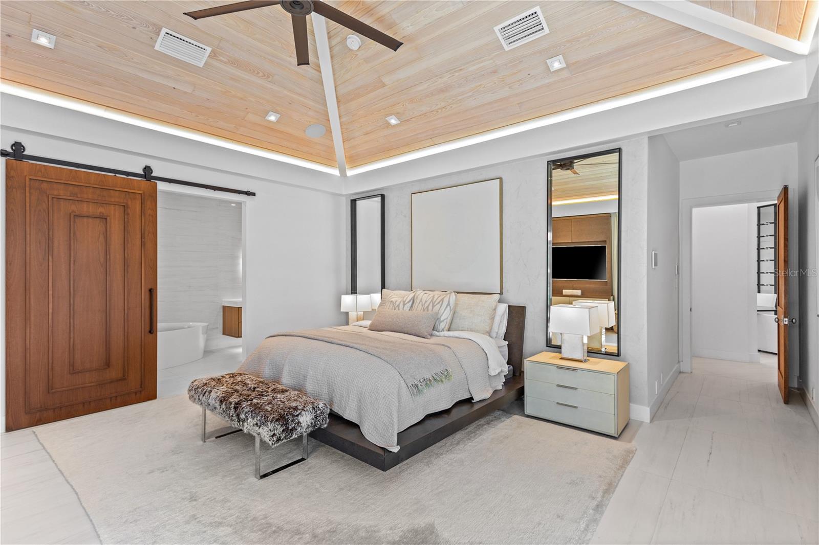 1808 FLOWER Dr SARASOTA, FL 34239