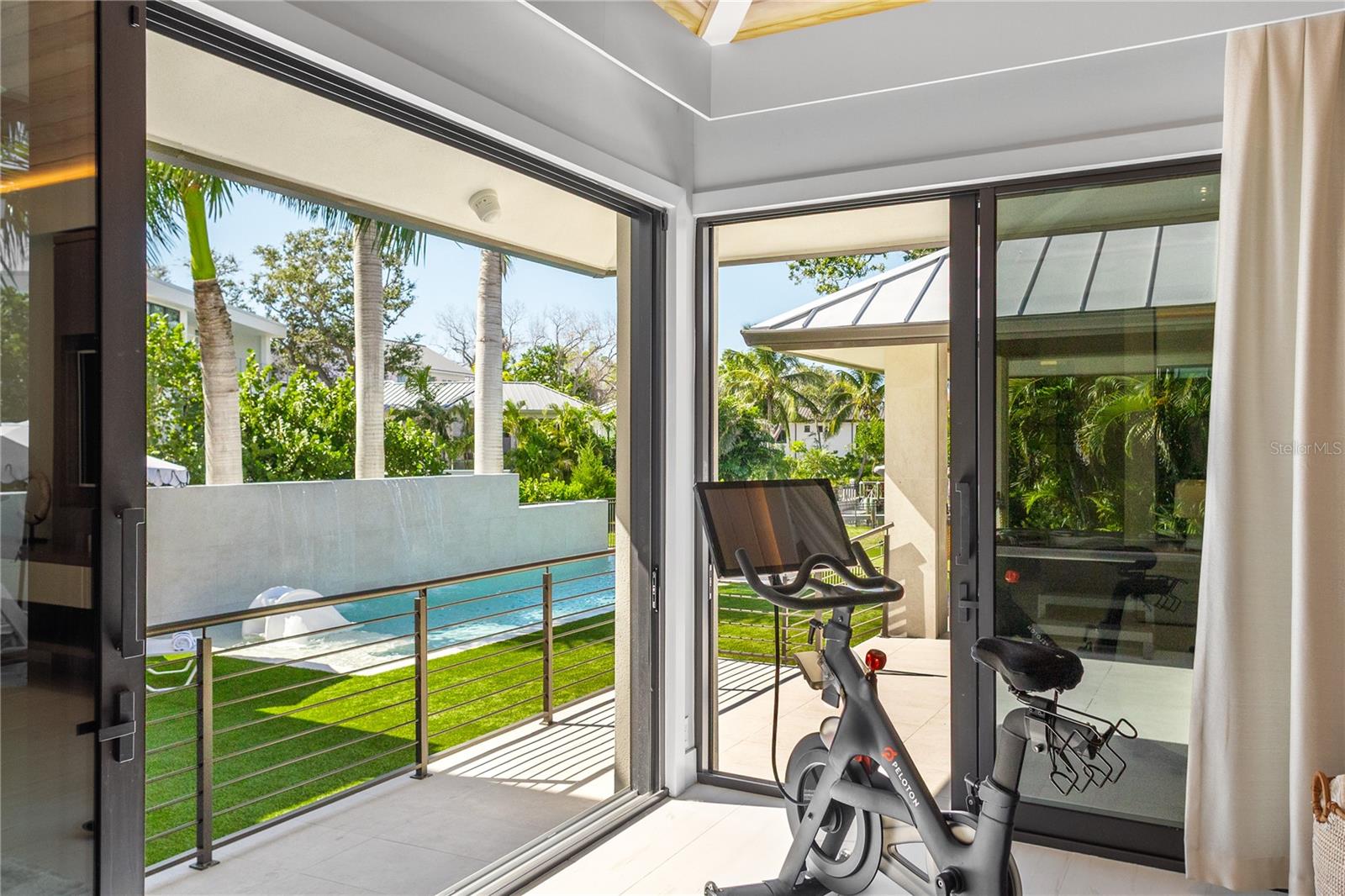 1808 FLOWER Dr SARASOTA, FL 34239