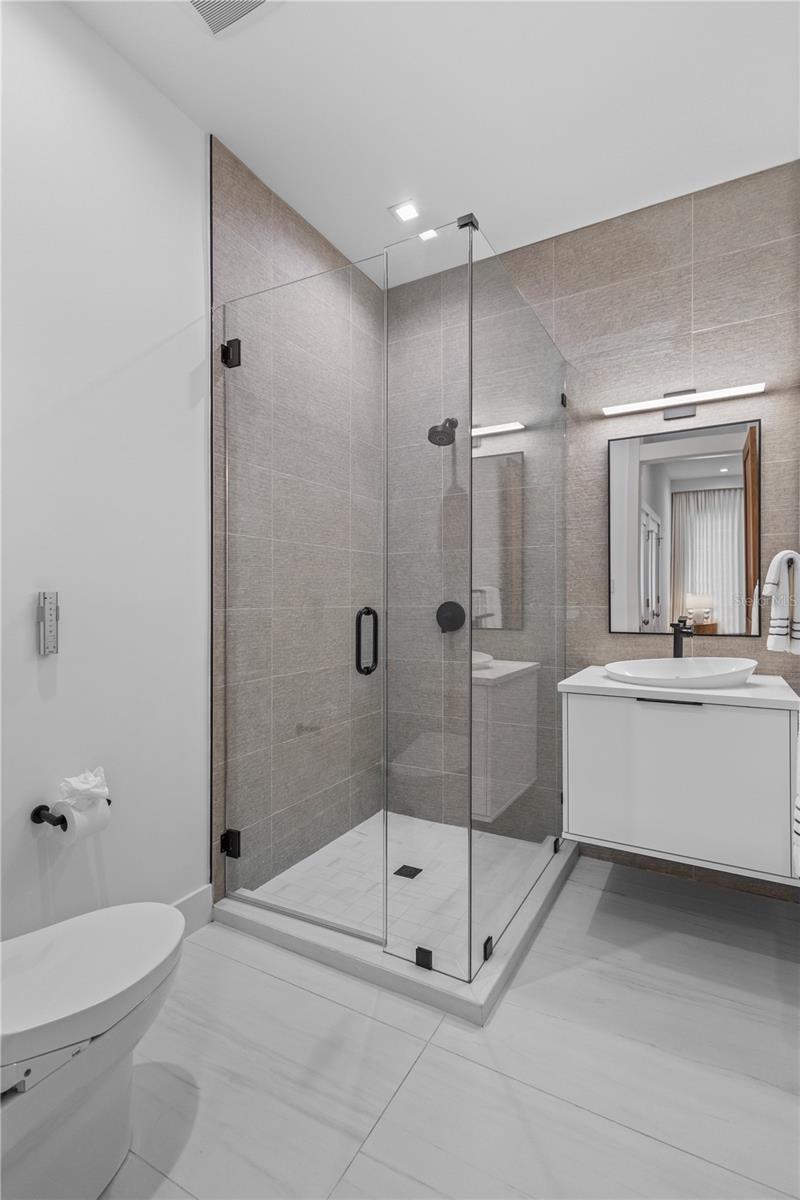 1808 FLOWER Dr SARASOTA, FL 34239