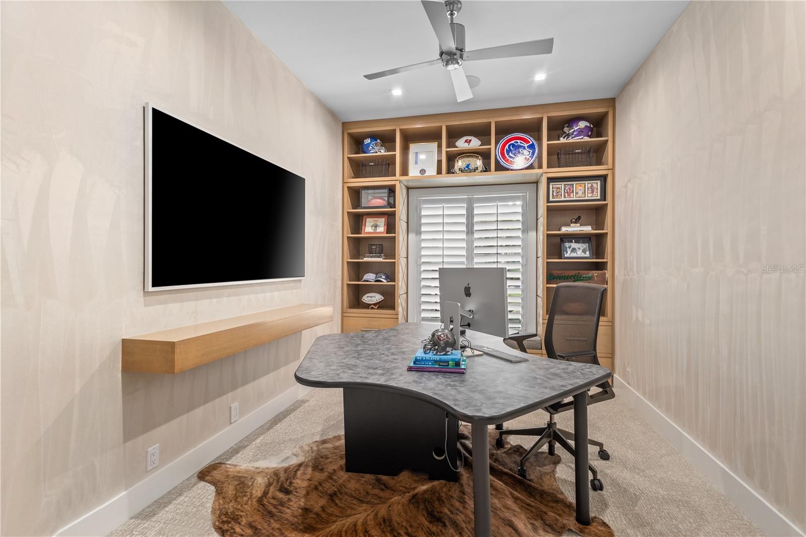 1808 FLOWER Dr SARASOTA, FL 34239