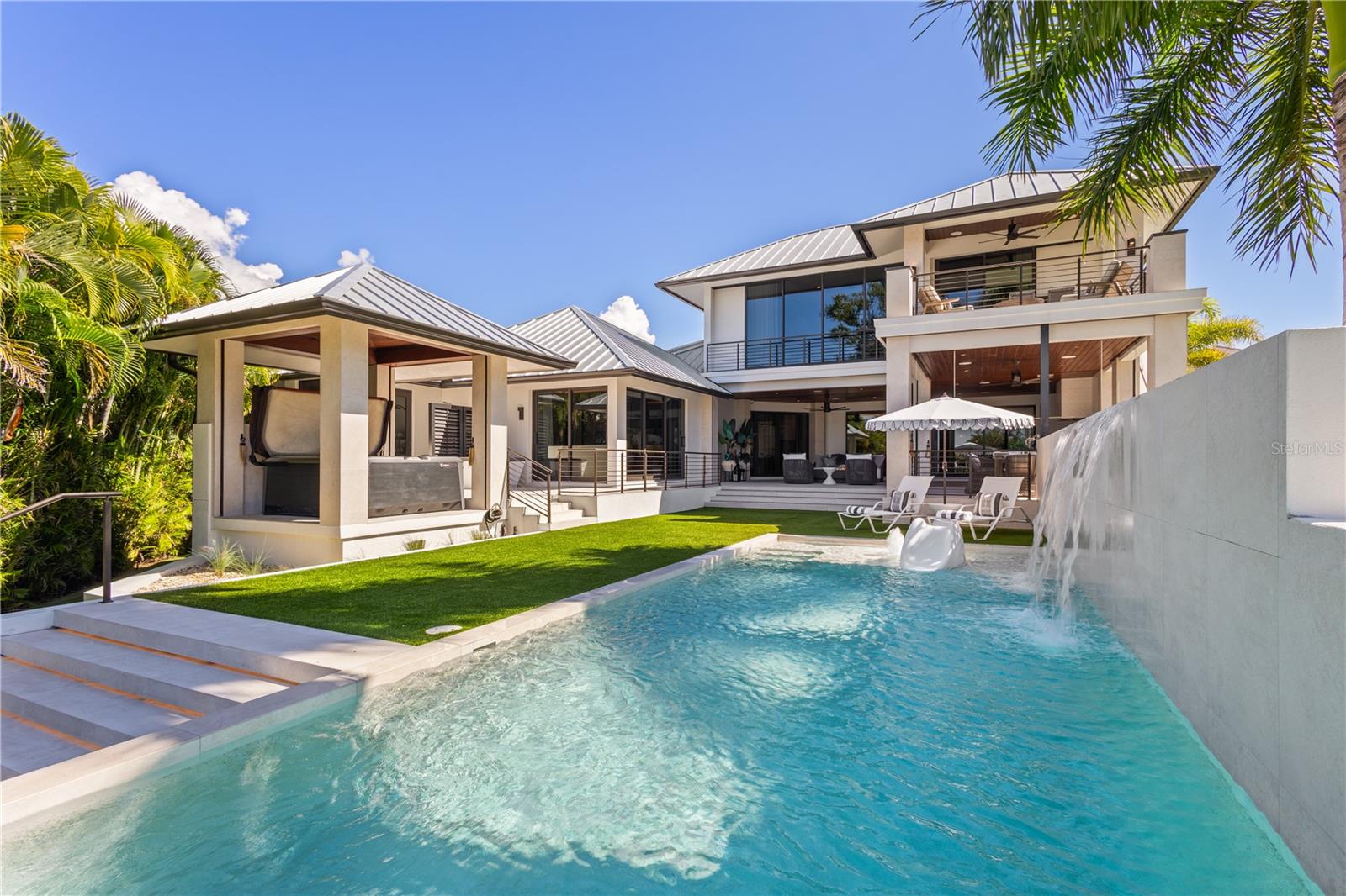 1808 FLOWER Dr SARASOTA, FL 34239